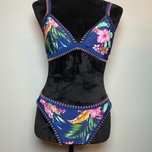 NWT Cupshe Tropical Floral Bikini Set Crochet Trim Blue Size M